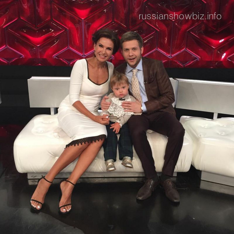 Эвелина Бледанс с сыном и Борис Корчевников