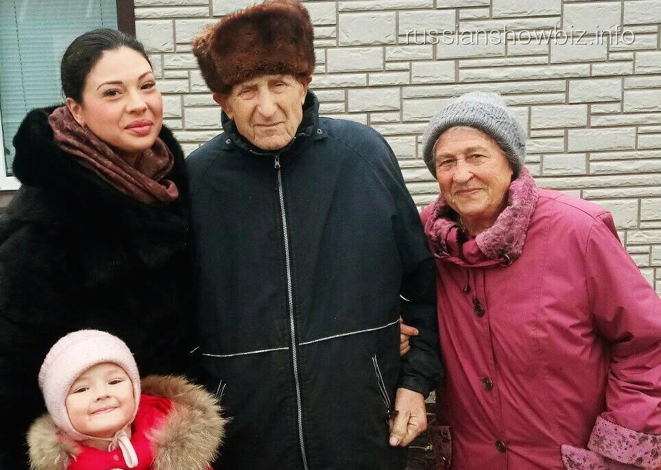 Инна Воловичева с семьей